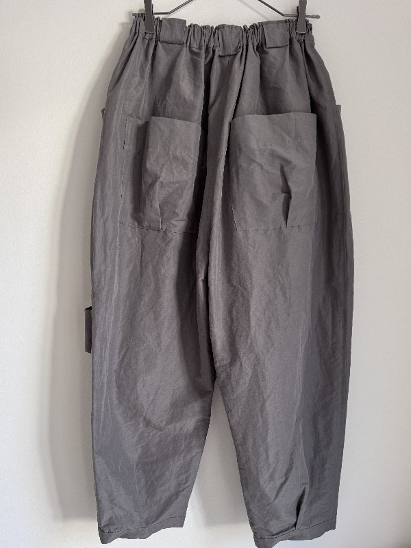 ニーポケットパンツ